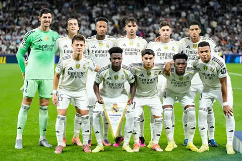 تشكيل ريال مدريد ضد برشلونة.. عودة هويسين ومبابي يقود الهجوم